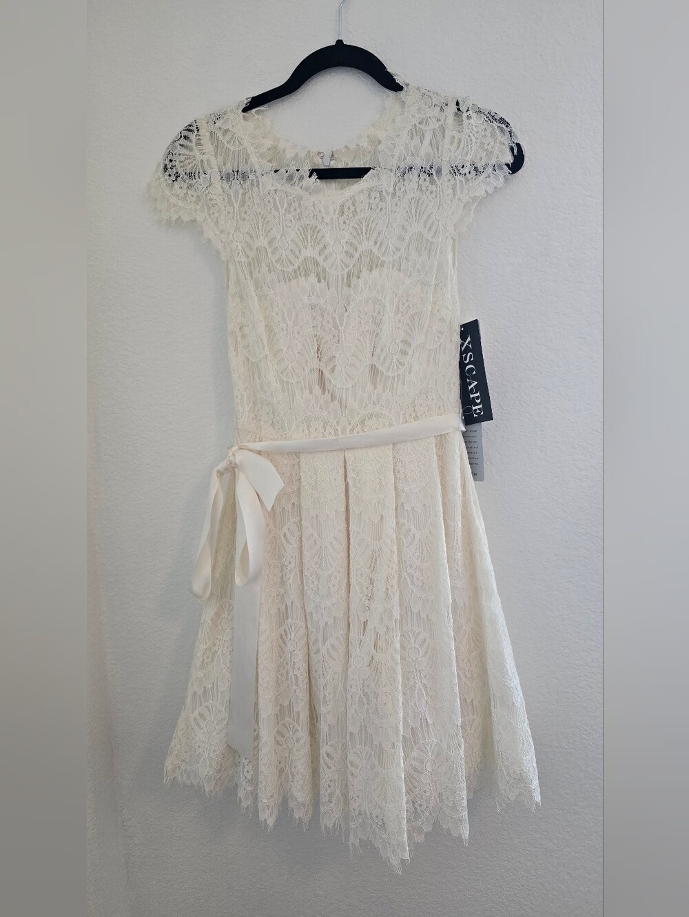 XSCAPE Ivory Cap Sleeve Lace Dress